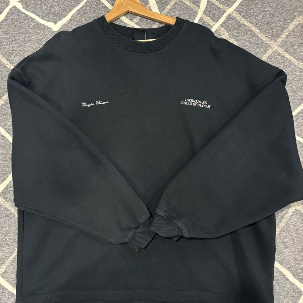 Zara Men's Black Crewneck Sweater